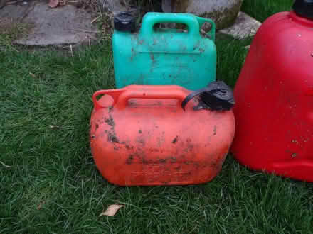 Photo of free 3x plastic fuel cans (Tolworth KT5) #4