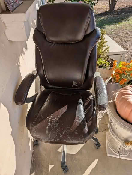 Photo of free Leatherette office chair (El Camino at Bowers) #1