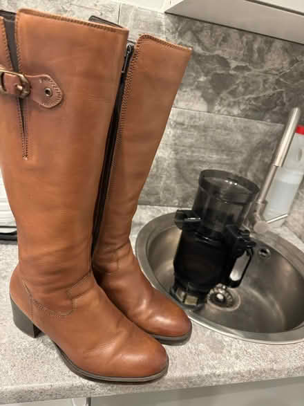 Photo of free High knee boot (Ealing Broadway W7) #3