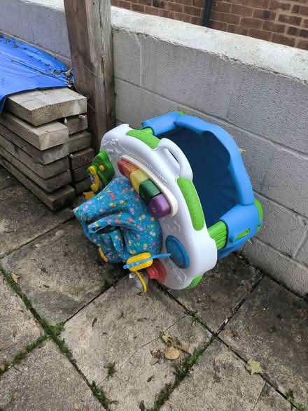Photo of free Baby jumperoo (Chesham HP5) #2