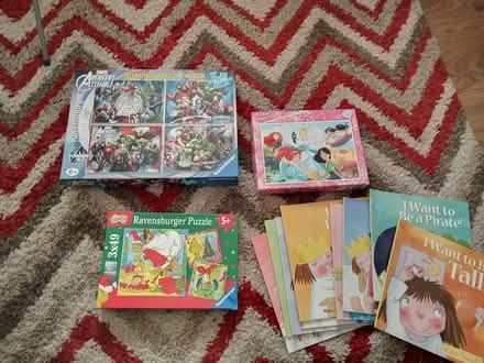 Photo of free Jigsaws and books etc (Dukinfield) #1