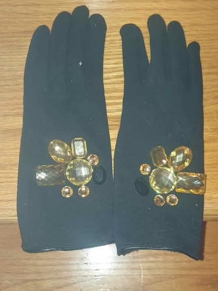 Photo of free Various Gloves (Richmond Hill) #1