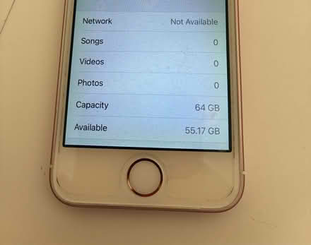 Photo of free iPhone SE 1st edition (Burnhamthorpe and Tomken) #2