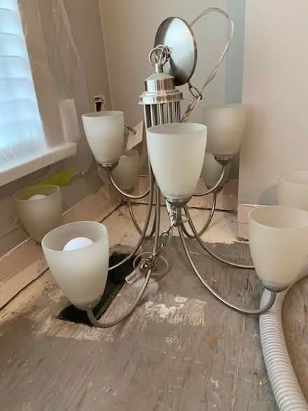 Photo of free chandelier (Walnut Grove, Langley) #1