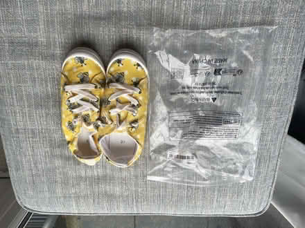 Photo of free Canvas Plimsoles Size 4 (Western Park LE3) #2
