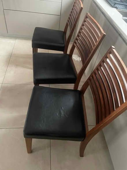 Photo of free dining chairs x 4 (london EN5) #2