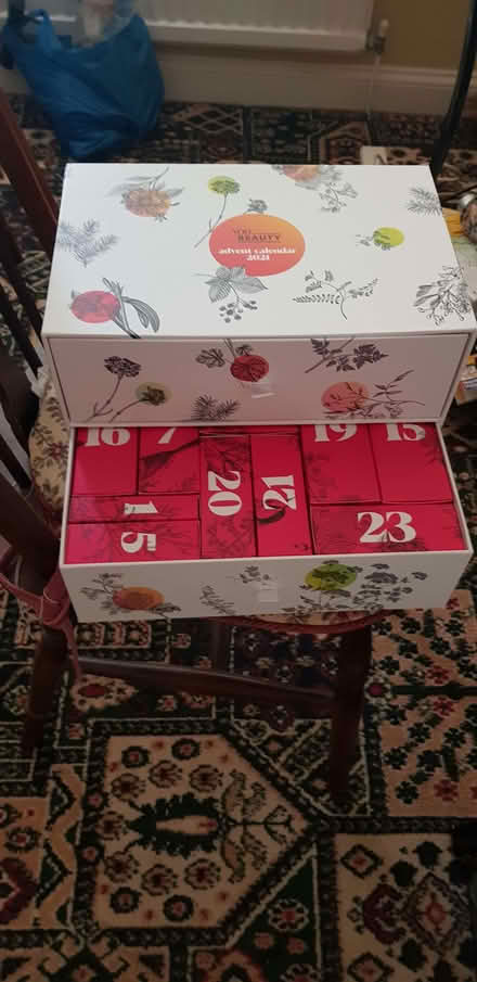 Photo of free advent gift box...empty (Friday Bridge PE14) #1