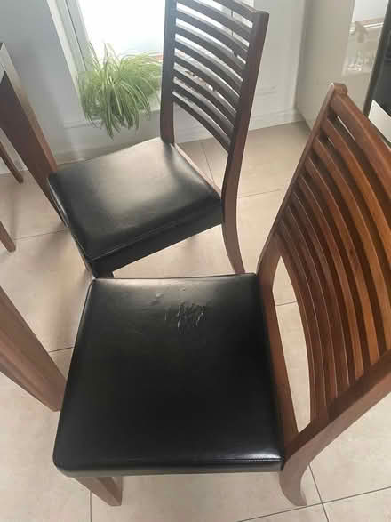 Photo of free dining chairs x 4 (london EN5) #1