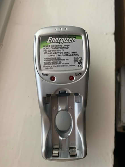 Photo of free Ni-MH / Ni-CD battery charger (GU12) #1