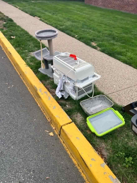 Photo of free Curb alert (358 Esplanade Hackensack 07601) #2