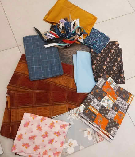 Photo of free Lengths of fabrics & zips (Bourne End SL8) #1