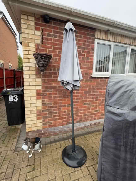 Photo of free Parasol (Stanford-Le-Hope SS17) #1