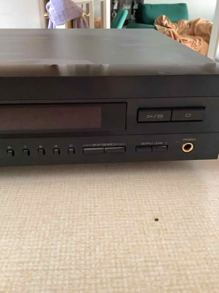 Photo of free YAMAHA cd player (Balerno EH14) #2
