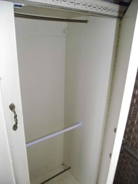 Photo of free Fragonard Armoire (Stoke Prior HR6) #2