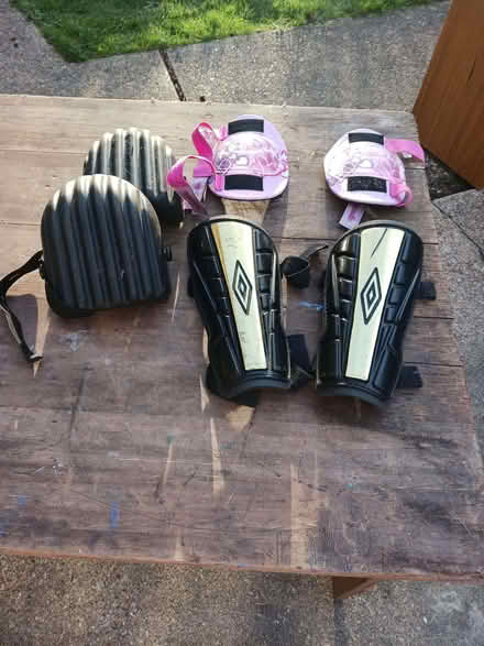 Photo of free Knee & elbow pads (Hanworth RG12) #1