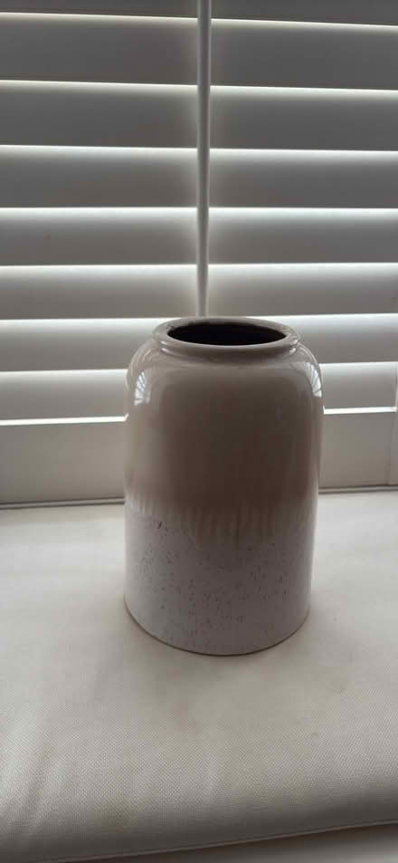 Photo of free Beige ceramic vase (Fulham SW6) #1