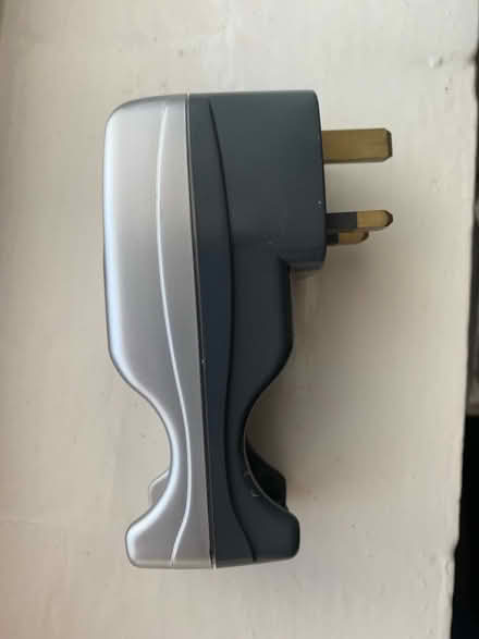 Photo of free Ni-MH / Ni-CD battery charger (GU12) #3