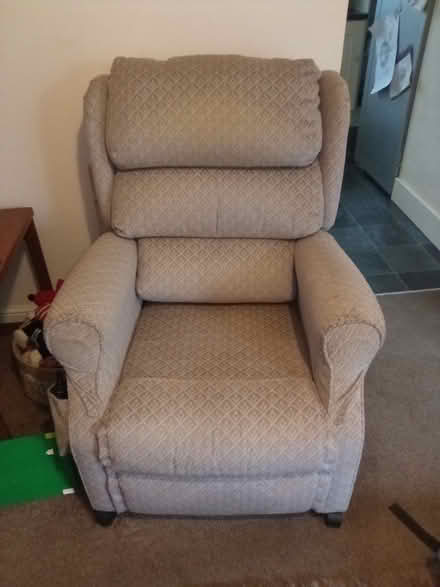 Photo of free Electric rise and recliner chair (LU6) #1