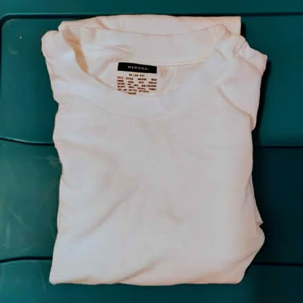 Photo of free M White Men's T-shirt (Darien) #1