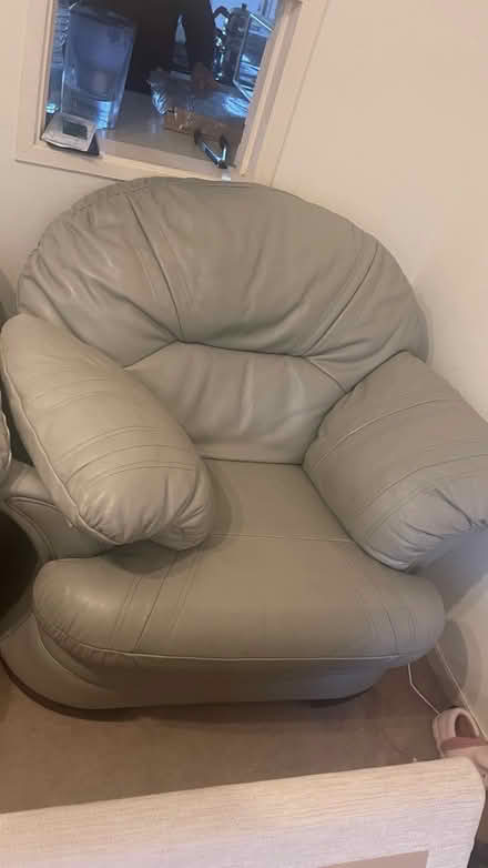 Photo of free leather sofa set (cb8 7bj) #1