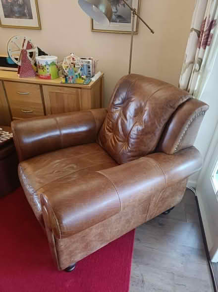 Photo of free Leather arm chair (Adeyfield HP2) #1
