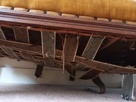 Photo of free Antique chaise longue (Victoria Park E3) #3