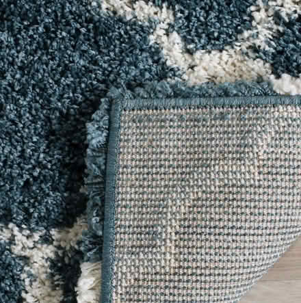 Photo of free Girault Hooked Slate Blue/Ivory Rug (Bloomsbury WC1R) #2