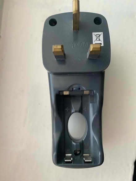 Photo of free Ni-MH / Ni-CD battery charger (GU12) #2