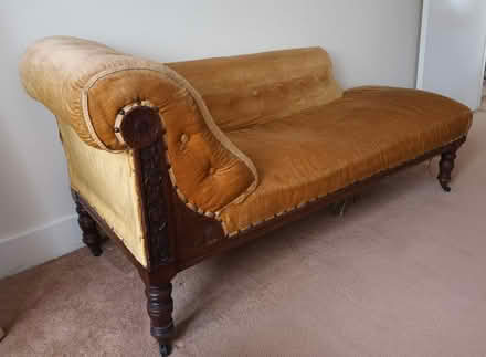 Photo of free Antique chaise longue (Victoria Park E3) #4