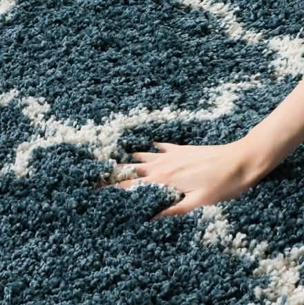 Photo of free Girault Hooked Slate Blue/Ivory Rug (Bloomsbury WC1R) #4