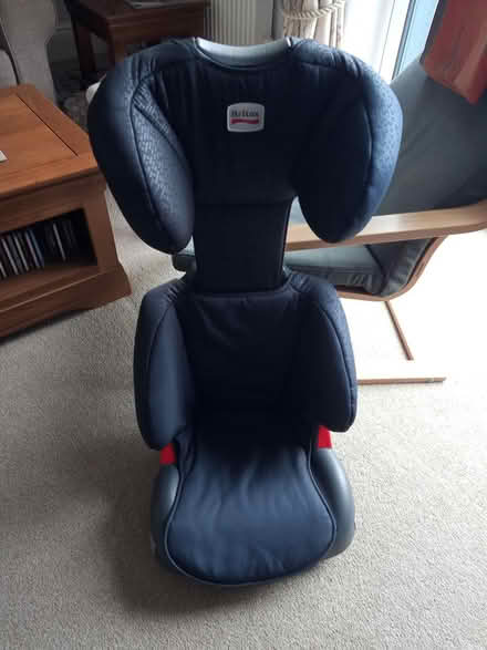 Photo of free Child's car seat (SN8 Burbage) #1