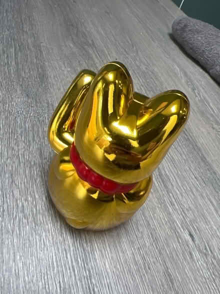 Photo of free Plastic Lucky Cat with waving paw. (Southsea PO4) #3