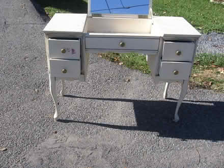 Photo of free Vanity Table (Stittsville) #2