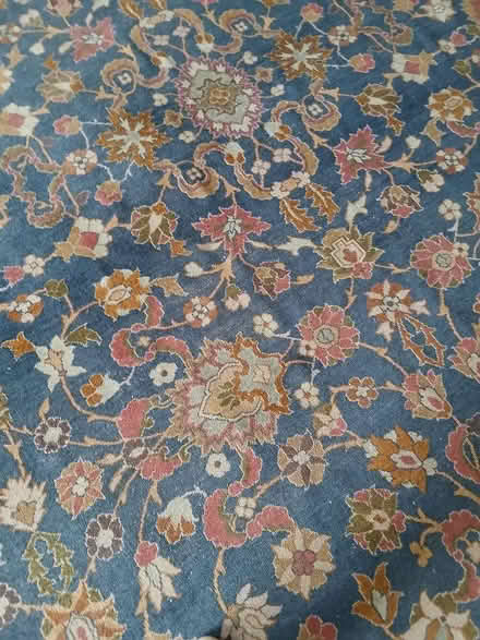 Photo of free Large Rug (Kingston Bagpuize OX13) #3