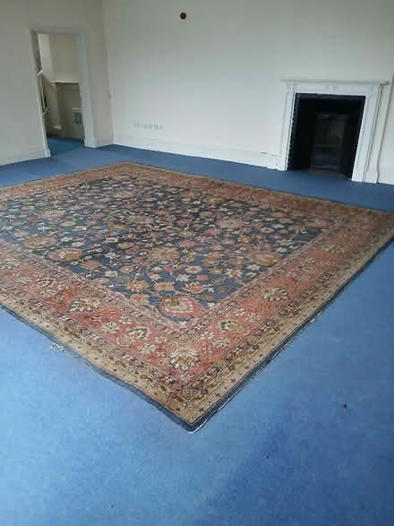 Photo of free Large Rug (Kingston Bagpuize OX13) #1