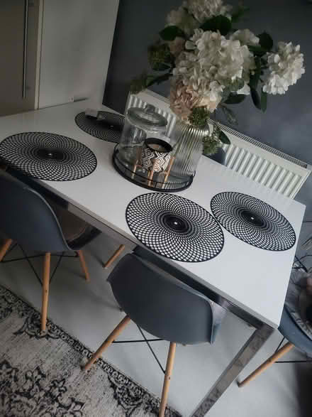 Photo of free White dinning table (Cheadle hulme SK8) #1