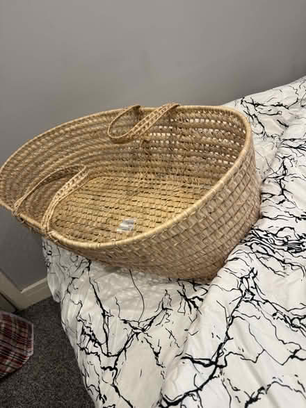 Photo of free Moses basket (Ealing Broadway W7) #2
