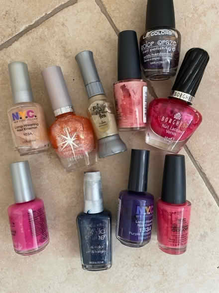 Photo of free Nail polish (85/Saratoga Ave) #1
