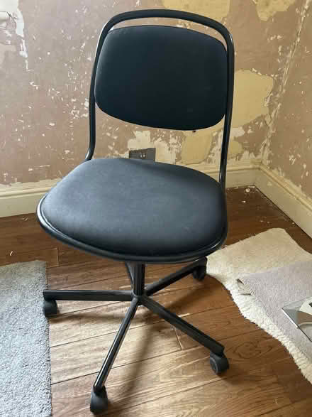 Photo of free Desk chair (Merstham RH1) #1