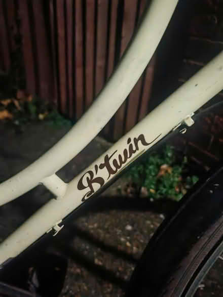 Photo of free B-Twin city bike (UB5 Northolt) #2