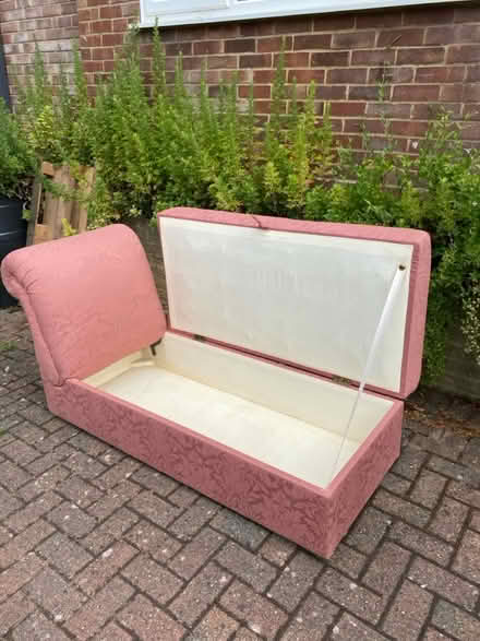 Photo of free Chaise longue (Sheet Petersfield GU32) #2