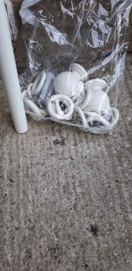 Photo of free White Curtain Pole (71"/180cm) & Fittings (Barton OX3) #1