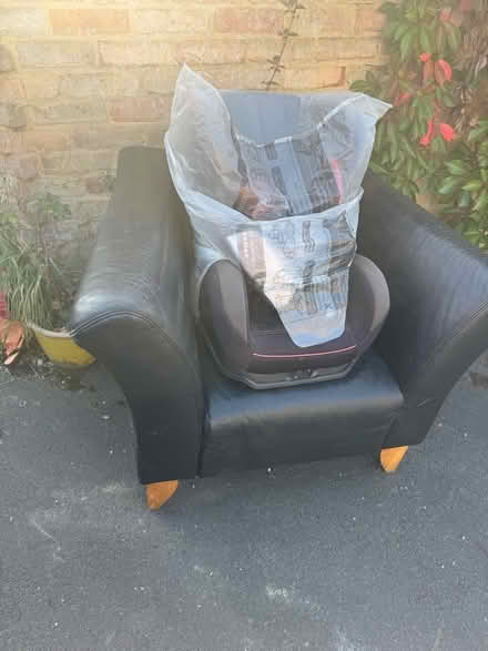 Photo of free Black leather armchair (Farningham DA4) #1