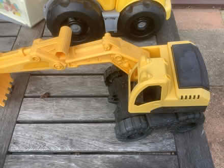 Photo of free Cat Mega Bloc Vehicles (GU17) #3