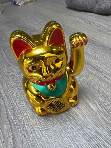 Photo of free Plastic Lucky Cat with waving paw. (Southsea PO4) #2