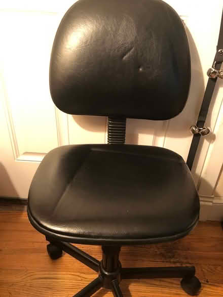 Photo of free Office Chair (Aurora (N Seattle/ Shoreline)) #1