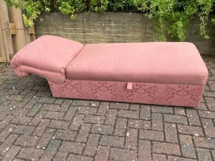 Photo of free Chaise longue (Sheet Petersfield GU32) #3