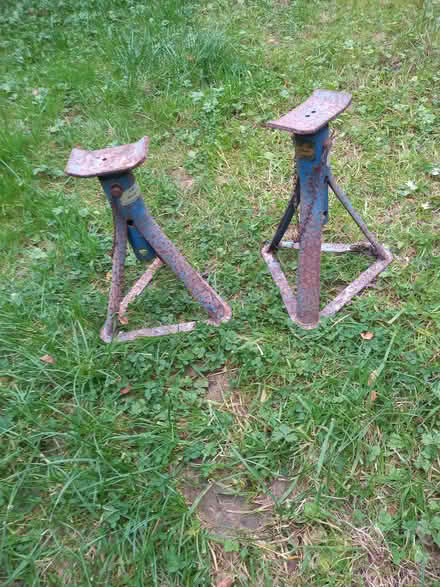 Photo of free Axel stands - pair (Currie EH14) #1