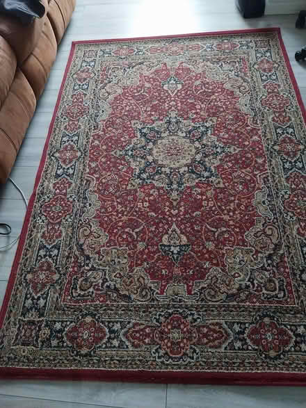 Photo of free Large Ikea rug (AL7 Welwyn Garden City) #1