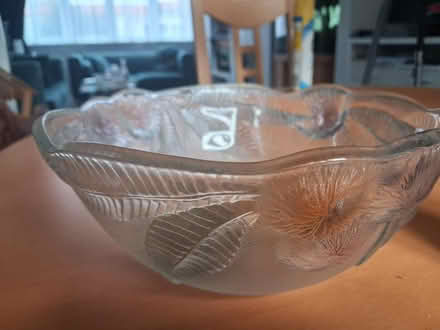 Photo of free Nice serving bowl (Streatham SW16) #1